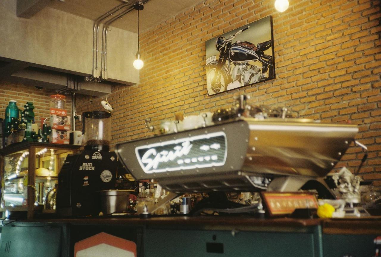 Labkoff Cafe And Hostel كانتْشانابوري المظهر الخارجي الصورة