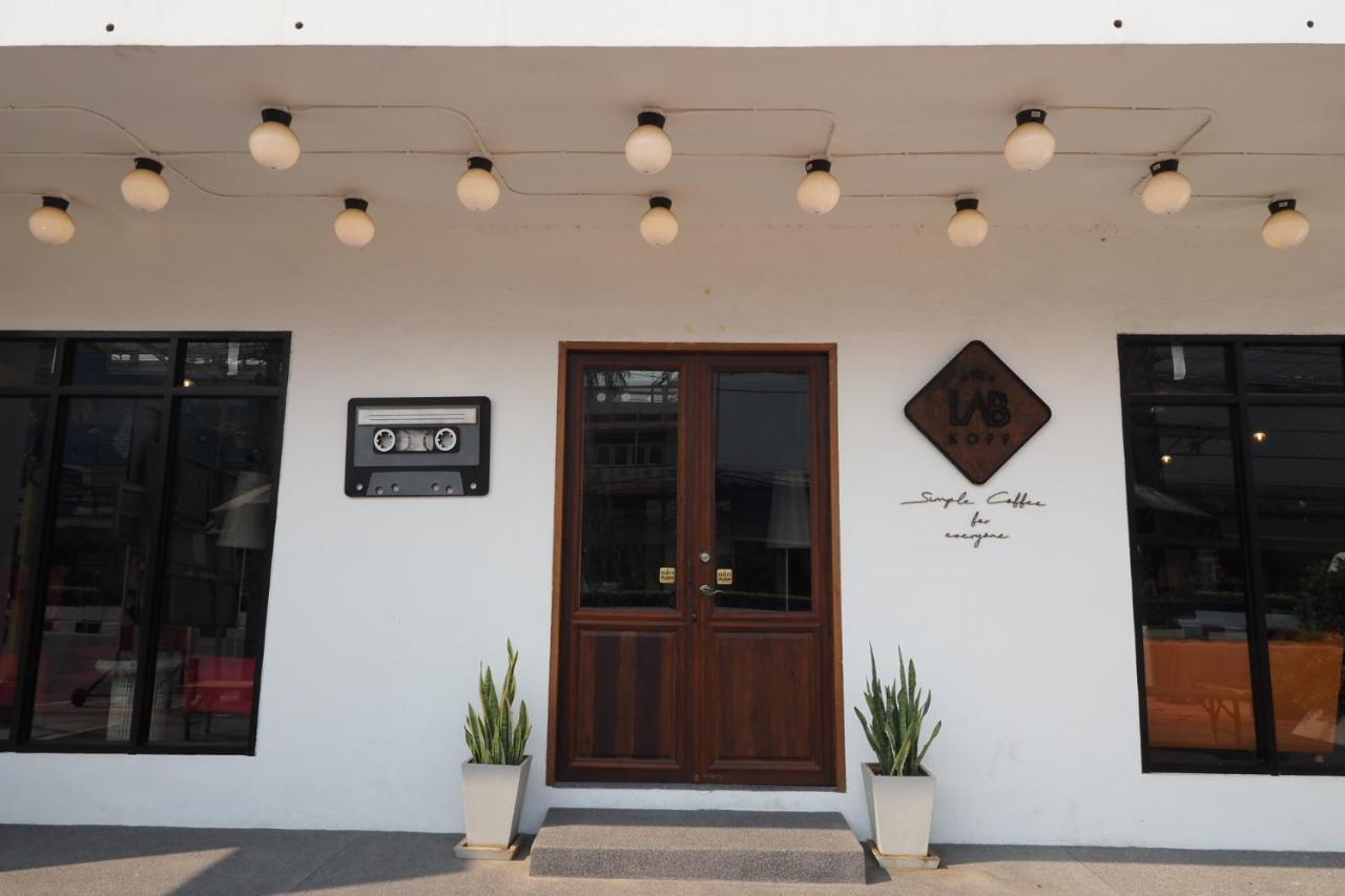 Labkoff Cafe And Hostel كانتْشانابوري المظهر الخارجي الصورة